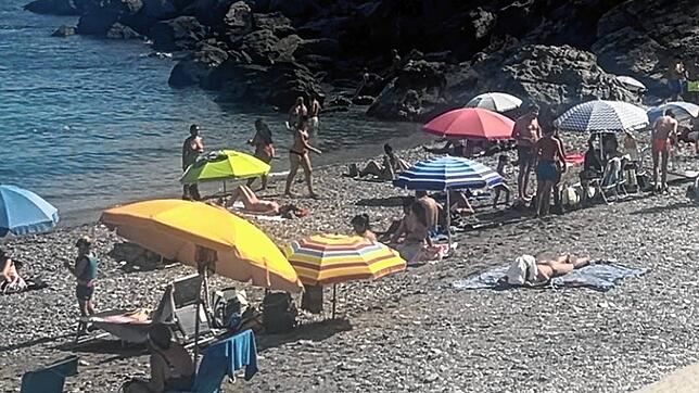Strandleben in Almunecar. Während des Stromausfalls herrschte plötzlich das Miteinander.