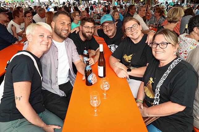 Bild 1: Party direkt am Bodensee: Beim Staader Hafenfest 2025 treffen sich die Konstanzer