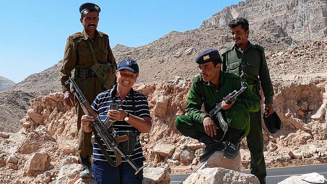 Als Leni Huther 2009 eine Reisegruppe durch den Jemen führte, meinten die bewaffneten Begleiter, für eine Reiseleiterin sei es im Land ...