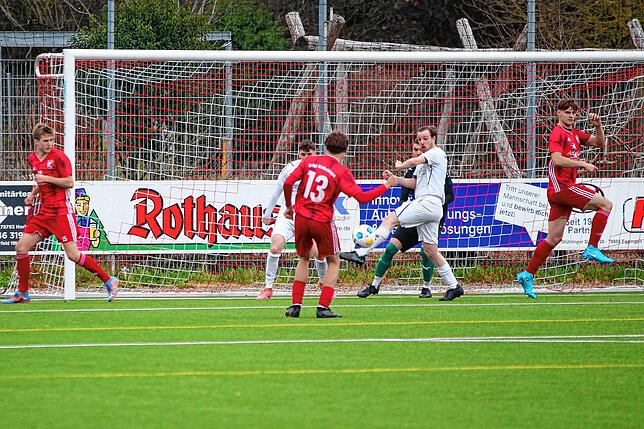 Bild 11: Spvgg Wutöschingen II siegt 3:1 gegen SG Lottstetten/Altenburg – und wir haben Fotos!