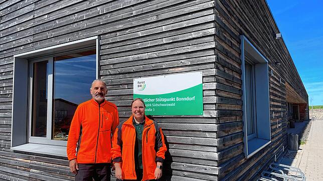 Rainer Epple ist Leiter des Forstlichen Hauptstützpunktes in Bonndorf, Katja Gayde seine Stellvertreterin. Fotos: Dominik Bloedner