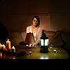 Will man während eines Stromausfalls nicht im Dunkeln sitzen, sollte man daheim immer einen Grundvorrat an Kerzen und Teelichtern haben. ...