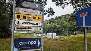 Für einen ist hier noch Platz: Das Gewerbegebiet am Abendgrundweg könnte schon bald voll belegt sein.