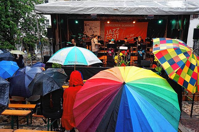Bild 41: Jazzfest verbreitet trotz Regen gute Laune