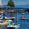 Sommer, Sonne, Tretboote: Urlauber in Friedrichshafen bekommen ab 2023 eine Gästekarte, mit der sie auch Bus und Bahn fahren können.
