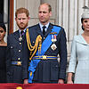 Prinz Harry und sein Bruder Prinz William auf dem Balkon des Buckingham-Palasts bei der Luftparade der britischen Luftwaffe 2018. Die ...