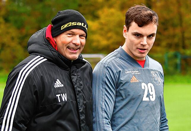Tore von Tim Siegin (rechts) erhofft sich Trainer Thomas Wachenheim vom VfR Bad Bellingen auch gegen den SV Herten.