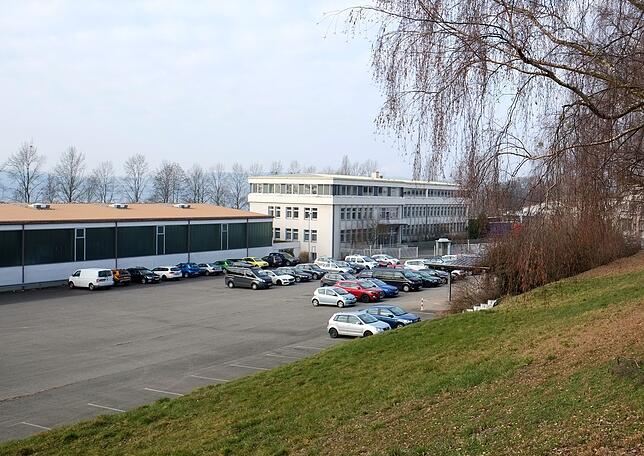 Auf dem Parkplatz des Kramer-Areals sollen während der Landesgartenschau 700 bis 1000 Autostellplätze bereitgestellt werden.