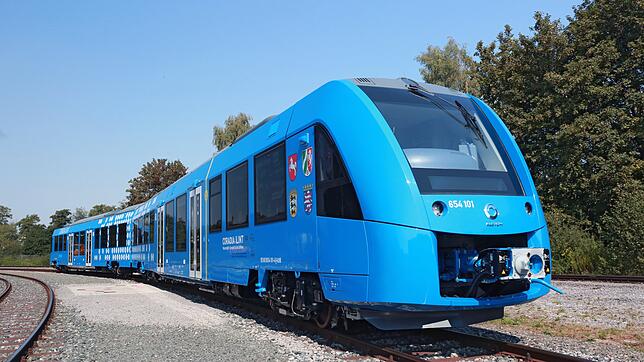 Die beiden einzigen Brennstoffzellenzüge weltweit sind in Niedersachsen unterwegs. Laut Verkehrsministerium ist die Technik für die ...