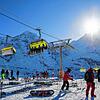Skifahrer auf dem Lauberhorn im Skigebiet Grindelwald &ndash; Wengen. 2021, als dieses Bild entstand, war Corona das Thema, das die ...