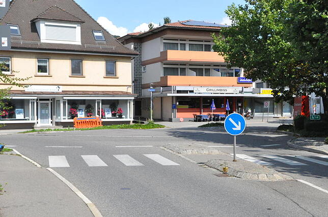 Der Kreisverkehr in der Hauptstraße.