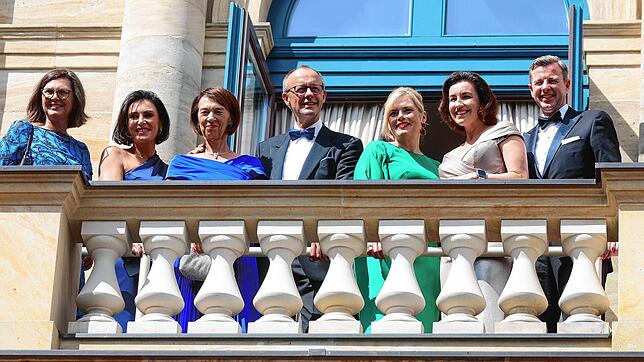 Ilse Aigner (CSU, l-r), Präsidentin des Bayerischen Landtags, Charlotte Merz, Bundeskanzler Friedrich Merz (CDU) Julia Klöckner (CDU), ...