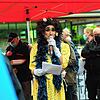 Als &bdquo;Jona Gold&ldquo; spricht er hier auf einer Demonstration in Friedrichshafen, als &bdquo;Obertunte&ldquo; pflegt Jonathan ...