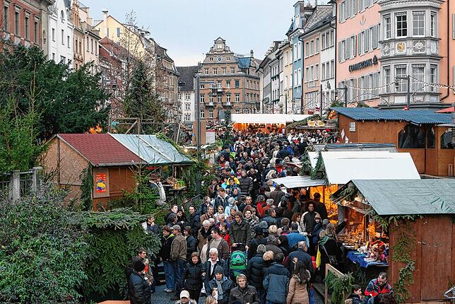 Bild 1: Der erste Adventssamstag in Konstanz: So wenige Menschen haben Sie zur Weihnachtszeit garantiert noch nie in der Innenstadt gesehen