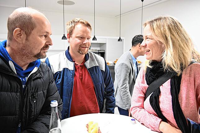 Sandra Härtel und zwei weitere Bürger aus Hohentengen erwarten aktuelle Informationen über die Sicherheit des Endlagers.