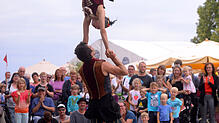 Die Straßenkünstler gehören fest zum Programm des Kulturufers.