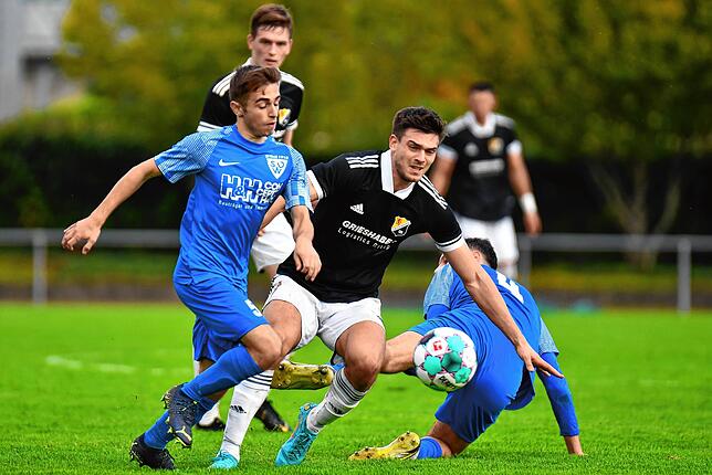 Bild 9: SV 08 Laufenburg fehlen beim 2:2 im Derby beim SV Weil vier Minuten zum Sieg &ndash; wir haben Bilder!
