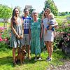 Sind dankbar, dass sie in Nöggenschwiel eine Bleibe gefunden haben (von links): Maryna Zahoruiko, Nataliia Klymovska, Deutschlehrerin ...
