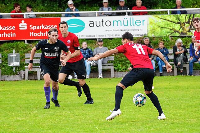 Bild 3: SV Buch setzt sich mit 4:1 gegen den FC Hochrhein durch &ndash; und wir haben die Bilder!