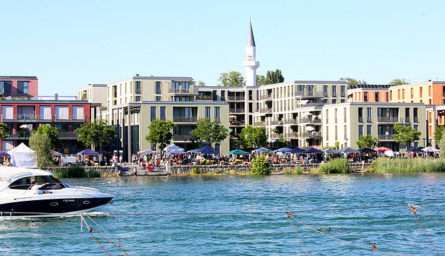 Das Flohmarktgelände auf rechtsrheinischer Seite wird immer beliebter.