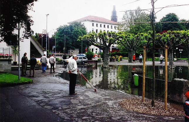 Bild 2: Archivbilder vom Hochwasser 1999 in Konstanz!