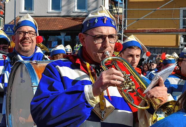 Bild 3: Bunte Fasnachtsfreude beim Narrensprung 2025