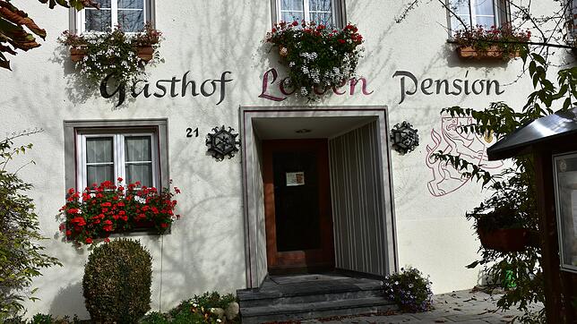 "Ab 29.10.2018 dauerhaft geschlossen" steht an der Tür des Landgasthofs Löwen in Überlingen-Deisendorf.