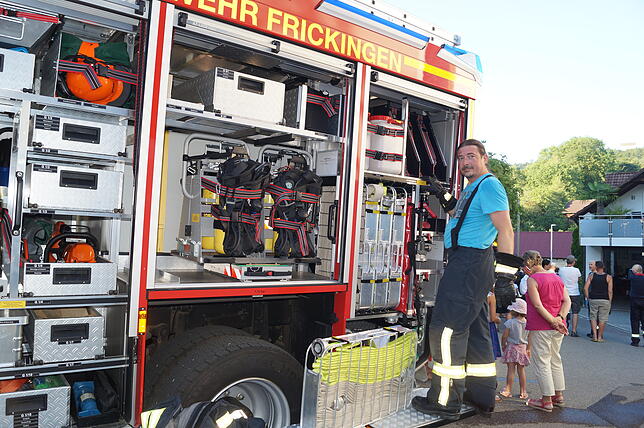 Jeder Handgriff sitzt bei Feuerwehrmann Axel Carli, denn Ordnung ermöglicht schnelles Ausrücken.