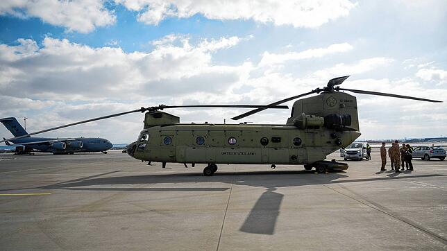 (Archivbild) So sieht ein Boeing CH-47 Chinook Helicopter der US-Armee aus der Nähe aus. Dieser wurde am Flughafen Rzeszow in Polen ...
