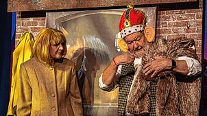 König Charles und Camilla – nur zwei der Rollen, in die Norbert Heizmann und Claudia Zähringer bei der SWR-Fernsehfasnacht schlüpfen. ...