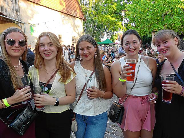 Bild 3: Gute Laune beim Mostfest in Bermatingen-Ahausen