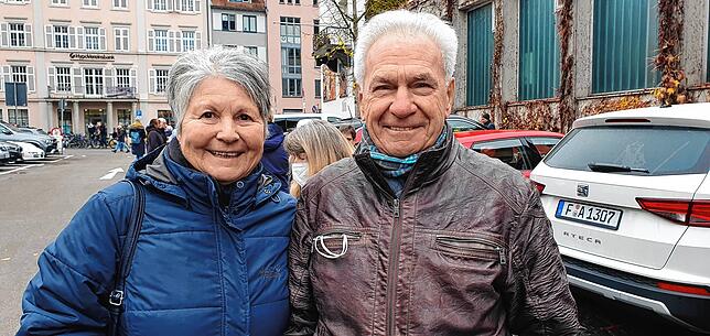 Für Regine Fulde und Georg Weiner hätte die Aktion früher stattfinden müssen. Trotzdem war sie glücklich über die Möglichkeit, ihre ...