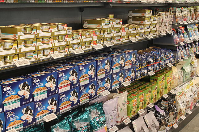 Nestlé verkauft sogar Tiernahrung.
