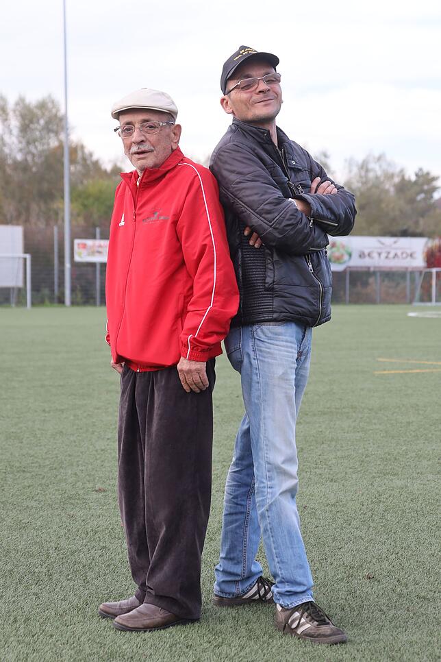 Sie halten sich gegenseitig den Rücken frei: Ali Mehmet Kocer und sein Sohn Cem.