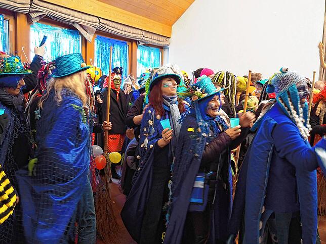 Bild 4: Bilder der Rathausstürmung: Bürgermeister Morasch verliert Dreizack der Macht bei Lottstetter Fasnacht