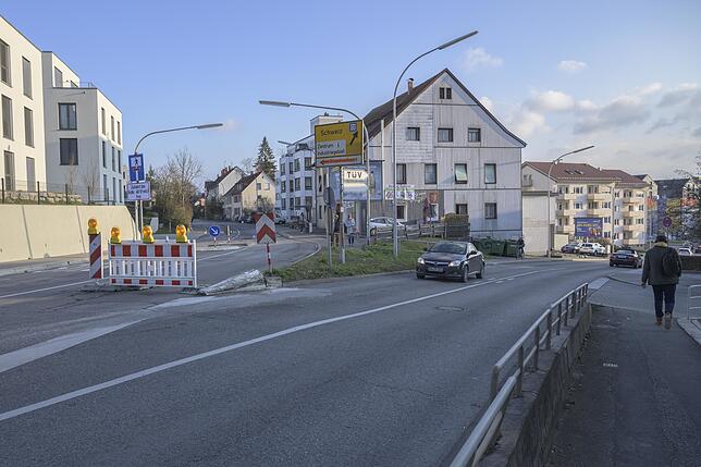 Für die Dauer der Sperrung wir der Verkehr in Richtung Innenstadt über die Riedstraße umgeleitet.