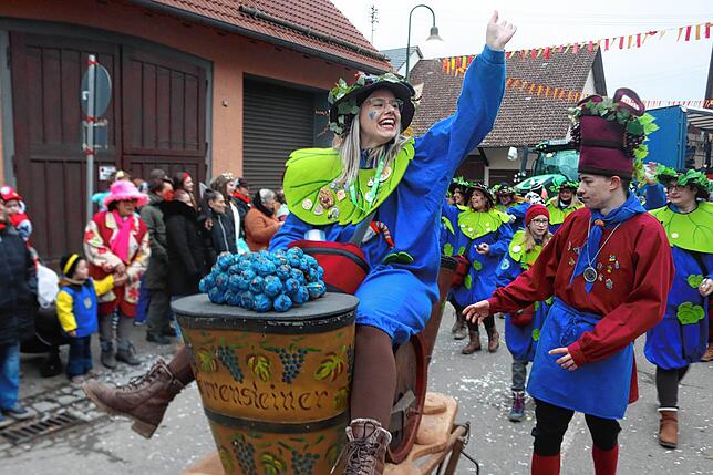 Bild 4: Bonndorf feiert den 40. Geburtstag des Narrenvereins mit riesigem Umzug