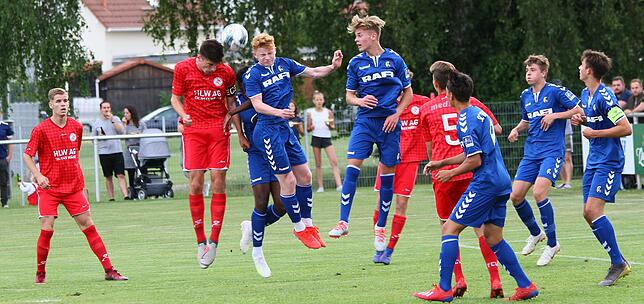Bild 1: SC Freiburg U17 mit Luis Weber und Marek Bleise besiegen den FC Winterthur U18 mit 5:1 &ndash; und wir haben die Bilder!