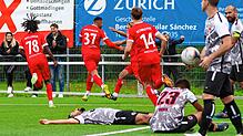 Jubel beim 1. FC Rielasingen-Arlen nach dem 1:0 von Harut Arutunjan (Nummer 37), der den Sieg über den 1. Göppinger SV bedeutete.