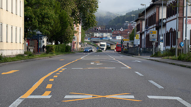 Wer in Richtung Schulzentrum und Bergstadt fährt, muss aus Tiengen kommend derzeit nach links durch die Bismarckstraße. Die ...