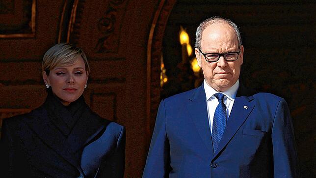 Fürstin Charlène und Fürst Albert II. zeigen sich im Januar den Monegassen. Ihr ehemaliger Vermögensberater wirft der Fürstin ...