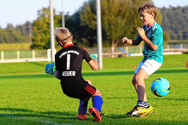 Bild 16: Auch die Jugendfußballer starten in die Saison. Wir haben Bilder vom E-Jugendtraining des SV Allensbach!