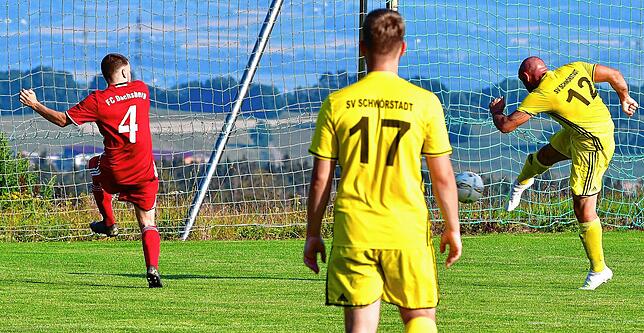 Bild 25: SV Schwörstadt setzt sich im Rothaus-Bezirkspokal mit 2:1 beim FC Dachsberg durch &ndash; und wir haben Bilder!