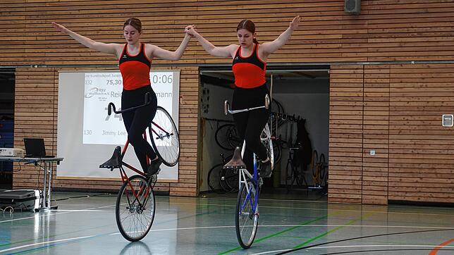 Paukenschlag: Lena Reichert (links) und Laura Thomann vom RSV Wallbach &ndash; hier in Archivbild &ndash; fuhren bei den ...