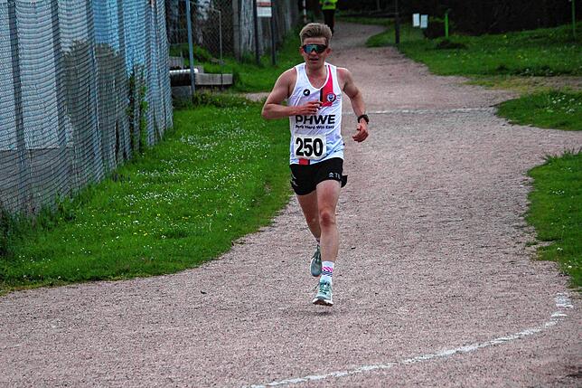 Bild 24: Bilder und Eindrücke vom 15. Sport Weiß-Lauf in Königsfeld: Ein unvergessliches Event