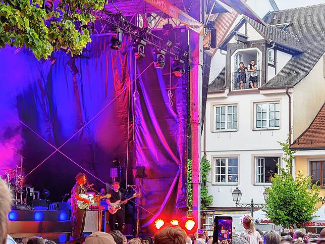 Bild 8: Johannes Oerding tritt in Meersburg auf: 4.000 Fans feiern begeistert