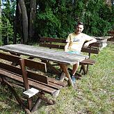 Alexander Hettich (47) ist mit seiner Familie nach Wutach zurückgekehrt. Hier ist er auf dem Grillplatz in Ewattingen.