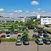 Ein Gutachten sieht Potenzial: Das Radolfzeller Seemaxx (im Bildhintergrund) möchte seine Fläche gerne im Bereich des Parkplatzes neben ...