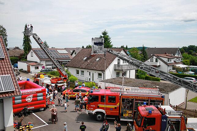 Das Angebot einer Hüpfburg und der Skylift-Sauter für Schwindelfreie waren sehr gut nachgefragt
