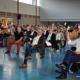 Abstimmen unter Corona-Bedingungen: 112 CDU-Mitglieder kamen zur Nominierung in die Seeblickhalle. Alexander Siegel (rechts) war einer ...